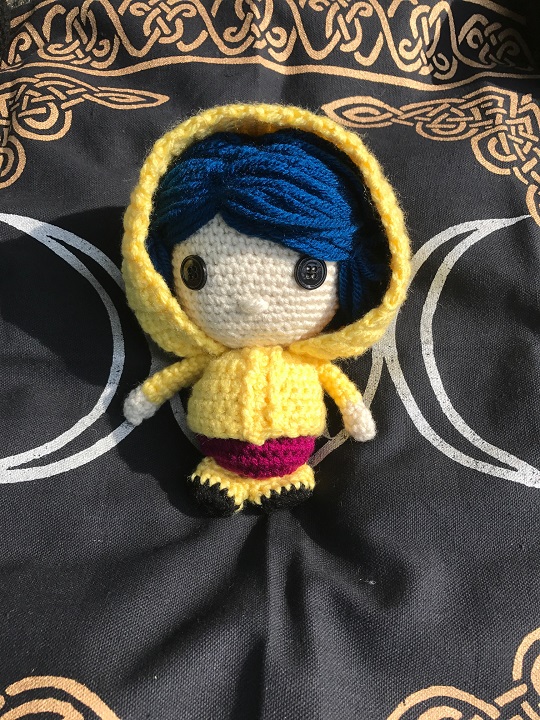 Coraline small amigurumi