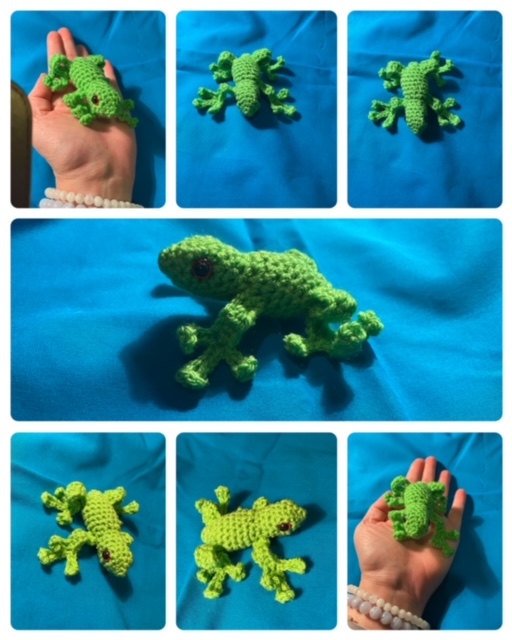 Palm sized tree frog amigurumi